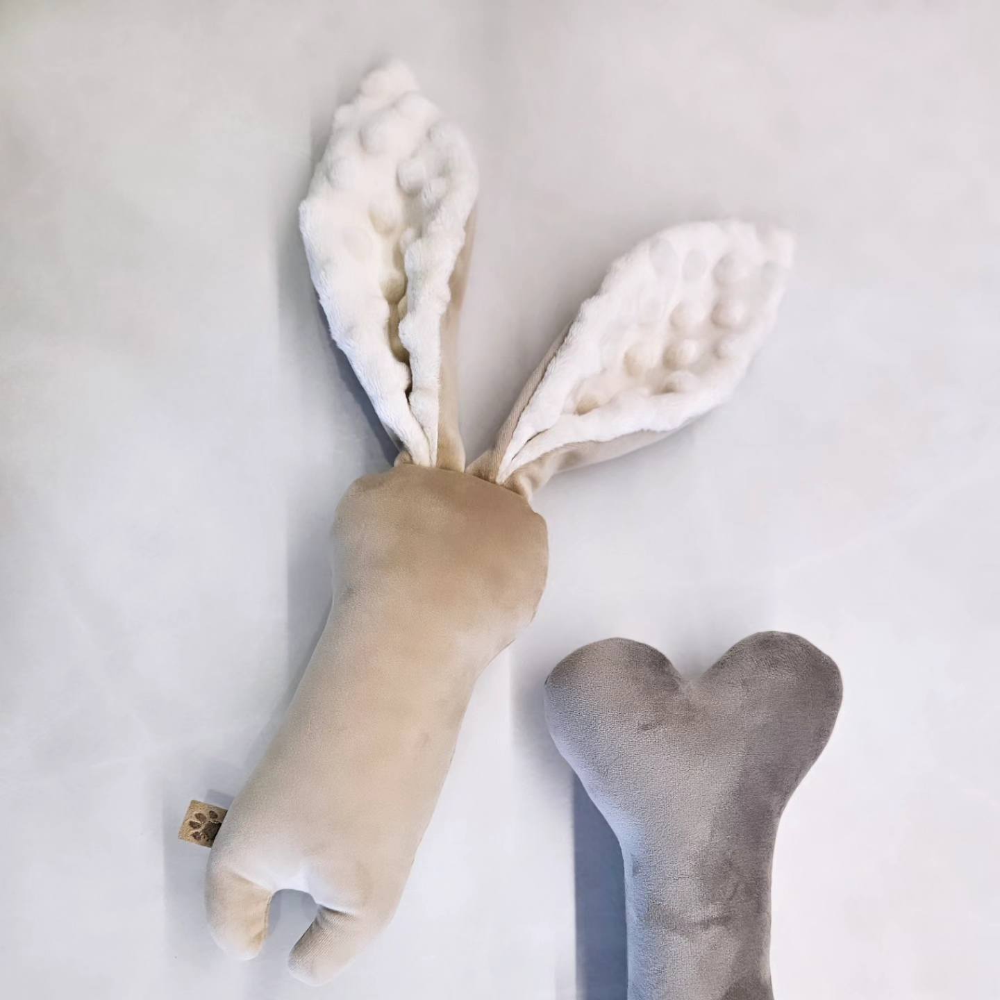 Dekoratyvinis žaisliukas kiškutis šunims