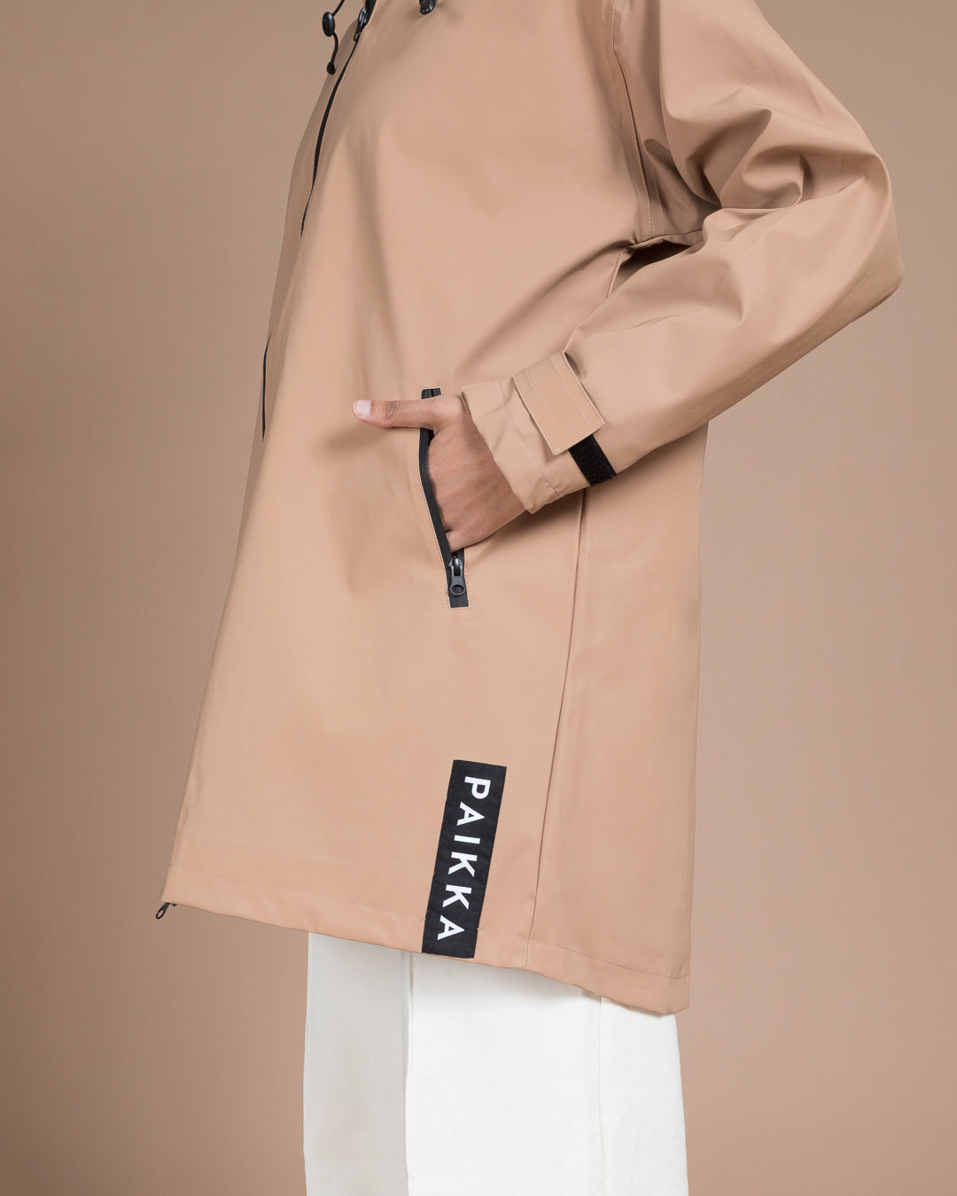 PAIKKA Human Raincoat Lite Taupe W