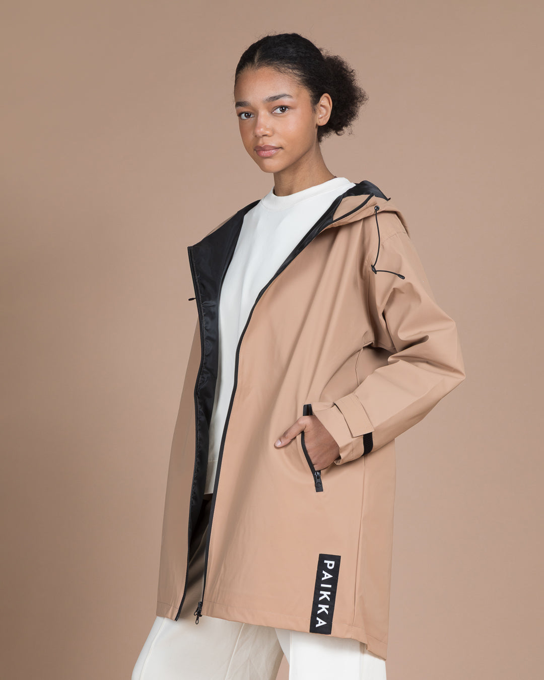 PAIKKA Human Raincoat Lite Taupe W