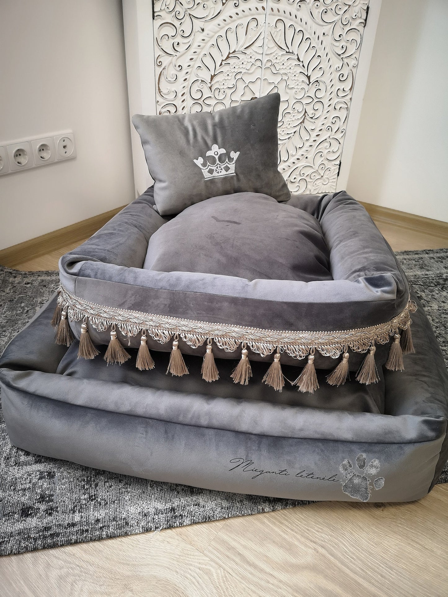 Ikonos ant guolio siuvinėjimas