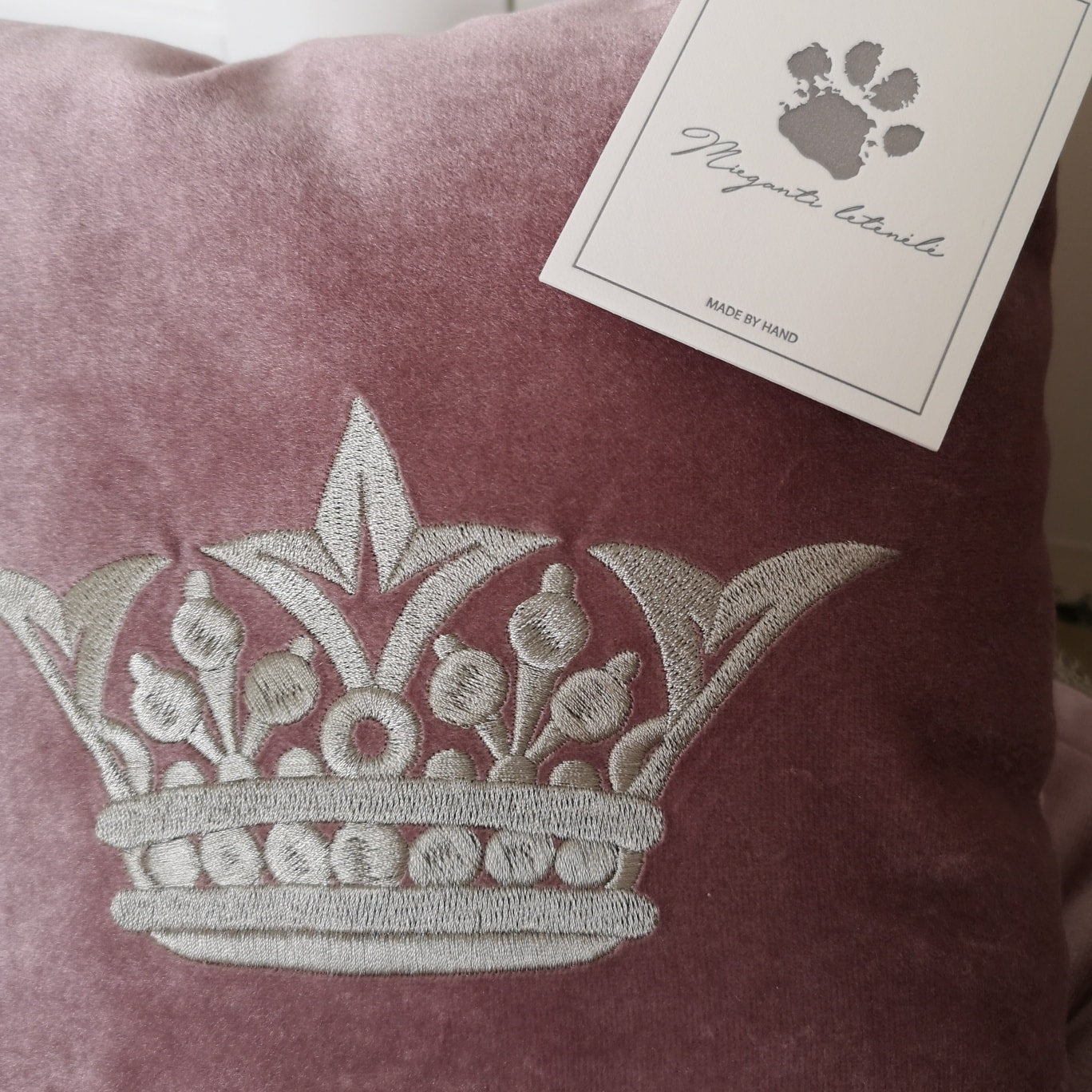 Ikonos ant guolio siuvinėjimas