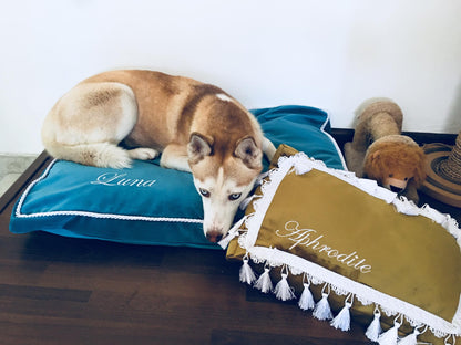 Vardo ant guoliuko siuvinėjimas