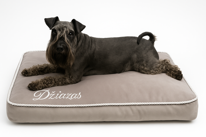 Vardo ant guoliuko siuvinėjimas